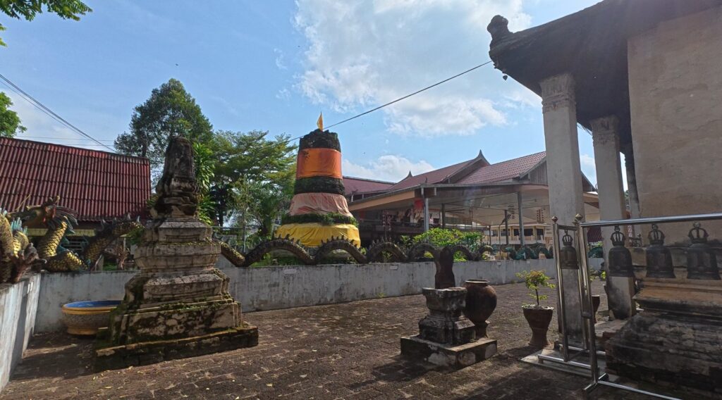 Ancient chedi at Wat Tapon Noi in Chanthaburi, Thailand