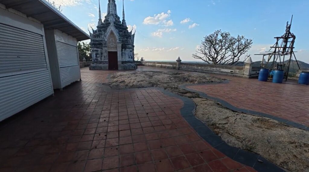 Quiet sacred area near the summit of Wat Phra Phutthachai