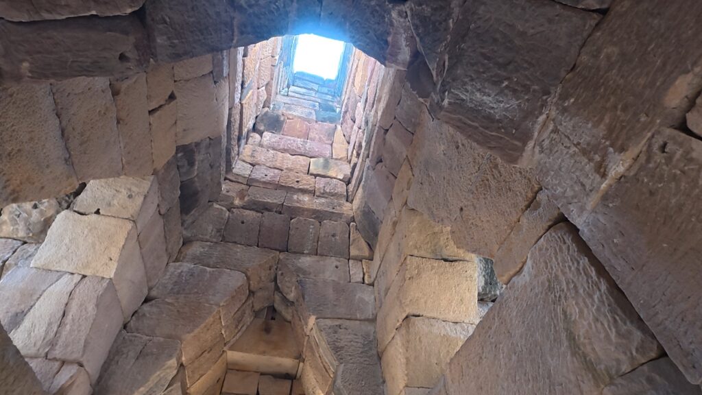 Looking up inside the central sanctuary at Sadok Kok Thom