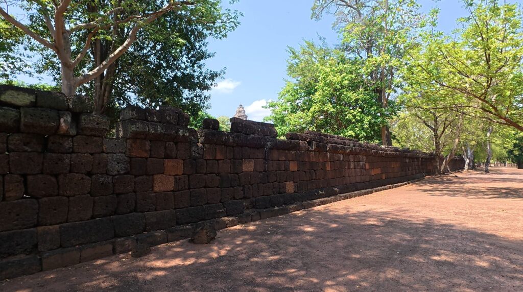 Outer sandstone wall at Sadok Kok Thom