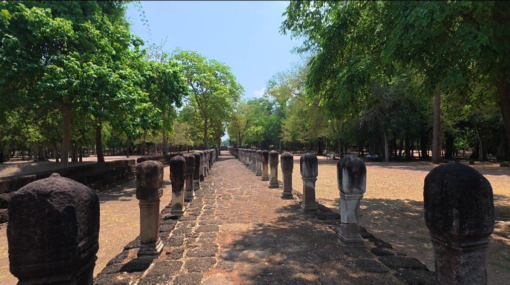 Stone causeway leading away from Sadok Kok Thom