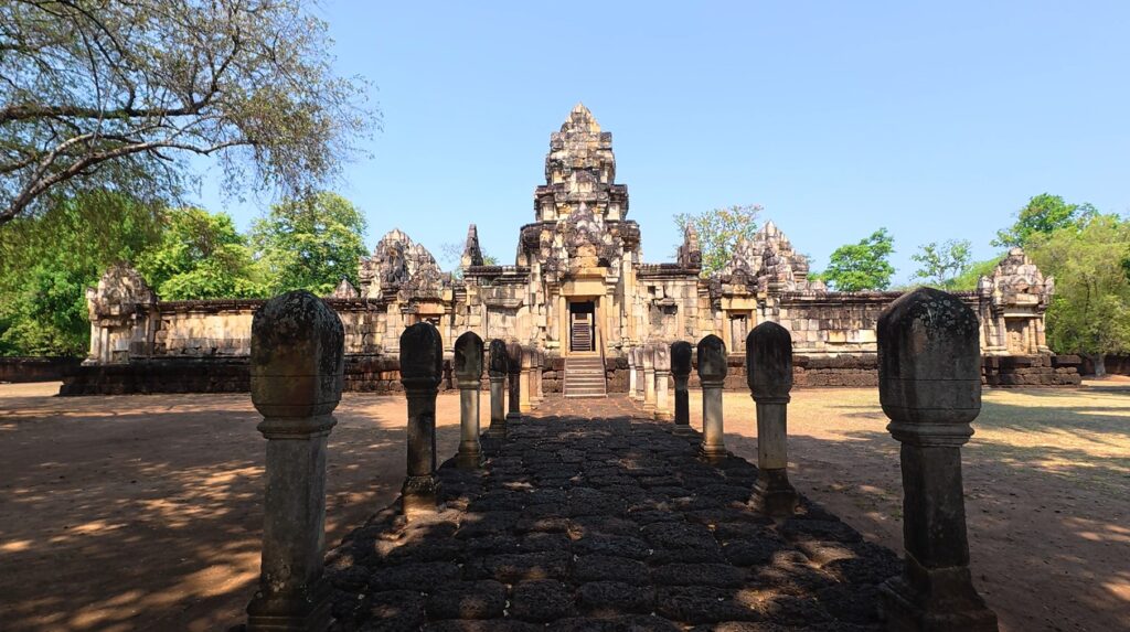 Central sanctuary of Sadok Kok Thom