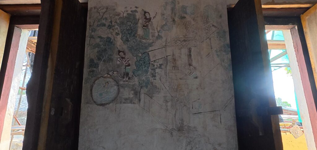 Wall paint of the ancient ubosot at Wat Khot Thimtharam