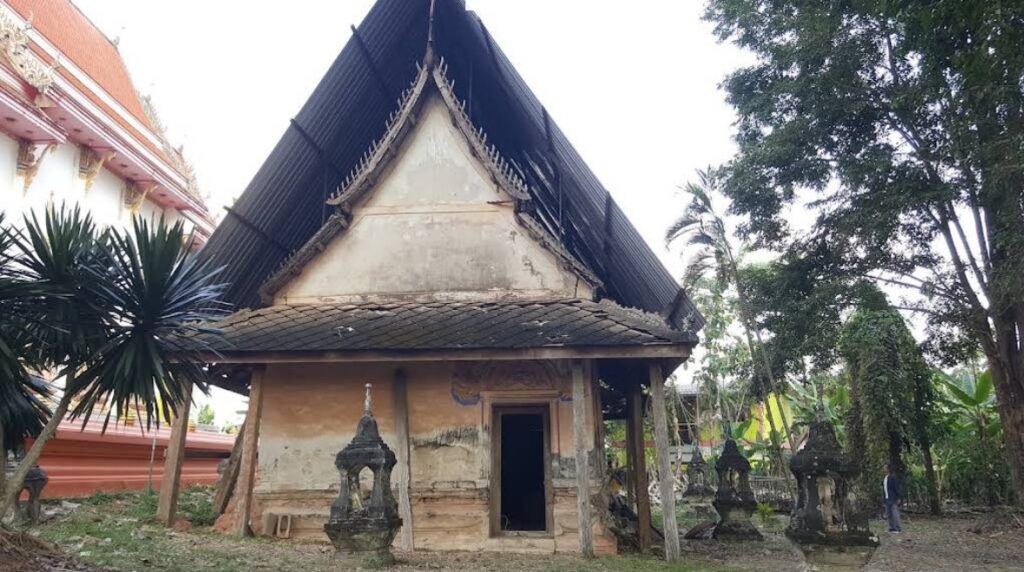 Old ordination hall at Wat Thung Khwai Kin in Klaeng, Rayong, Thailand