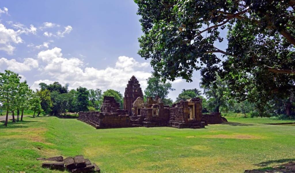 Two Hidden Khmer Ruins near Prasat Muang Tam