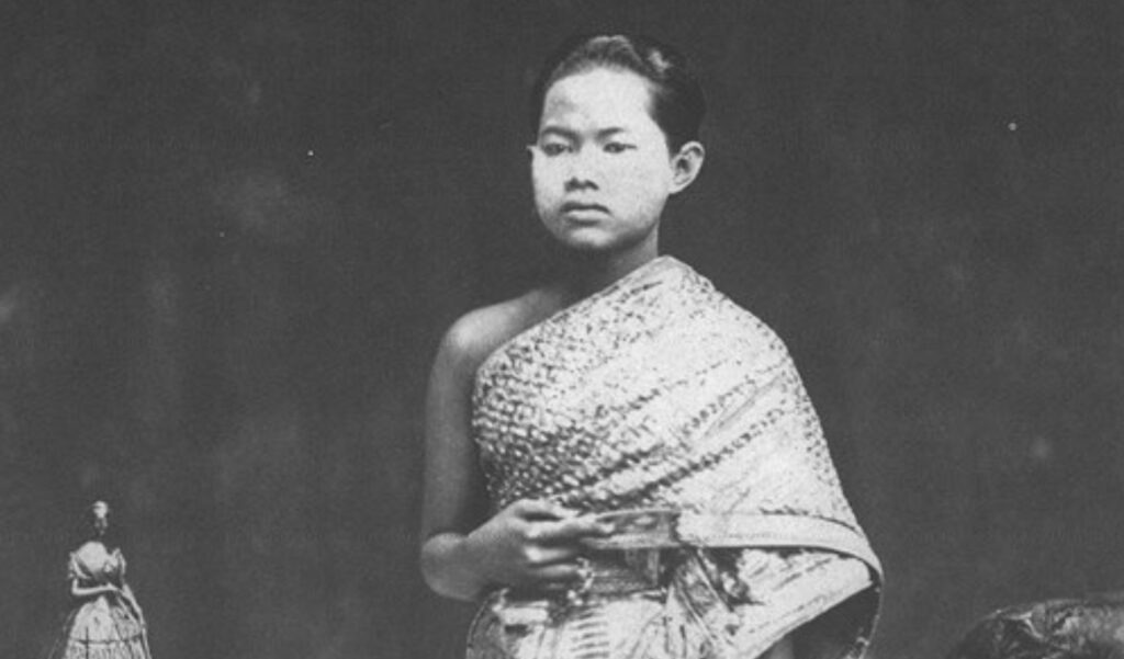 Historical portrait of Queen Sunandha Kumariratana in her youth