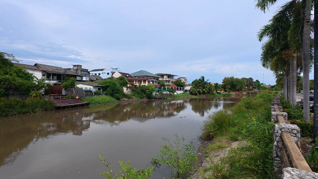 Rayong River beside the historic Yomjinda community
