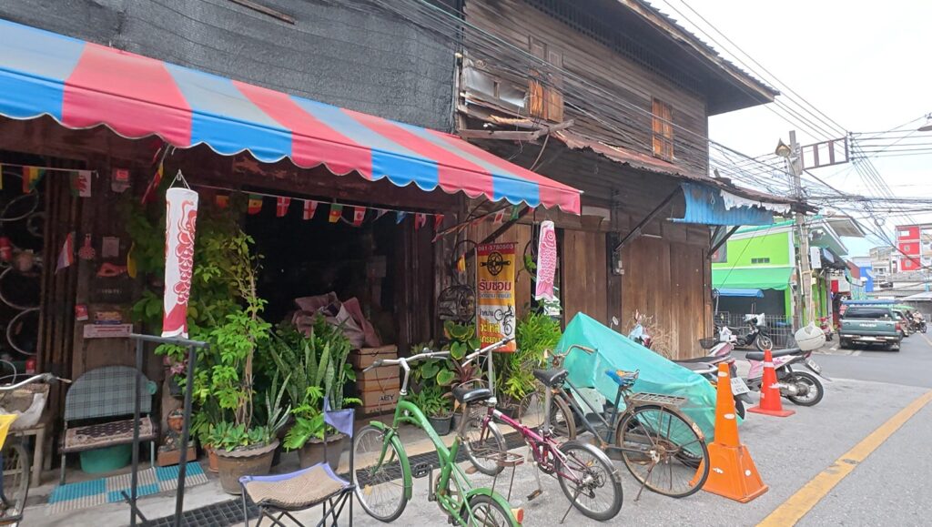 Local shop and daily life on historic Yomjinda Road in Rayong