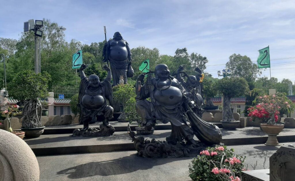 Chinese guardian statues and courtyard at Viharn Sien near Pattaya
