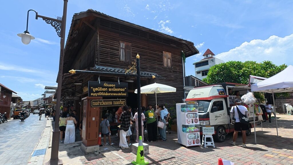 Evening atmosphere on historic Yomjinda Road in Rayong