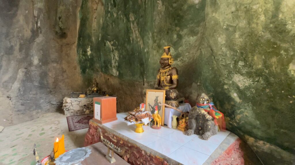Hanuman monkey warrior statue inside Tham Khao Bot cave