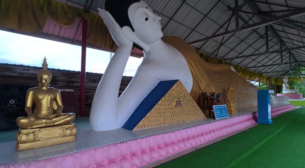 Reclining Buddha at Wat Ang Kaeo temple in Thailand