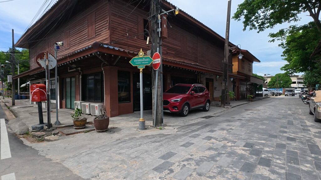 Traditional Chinese shophouses along Yomjinda Road in Rayong