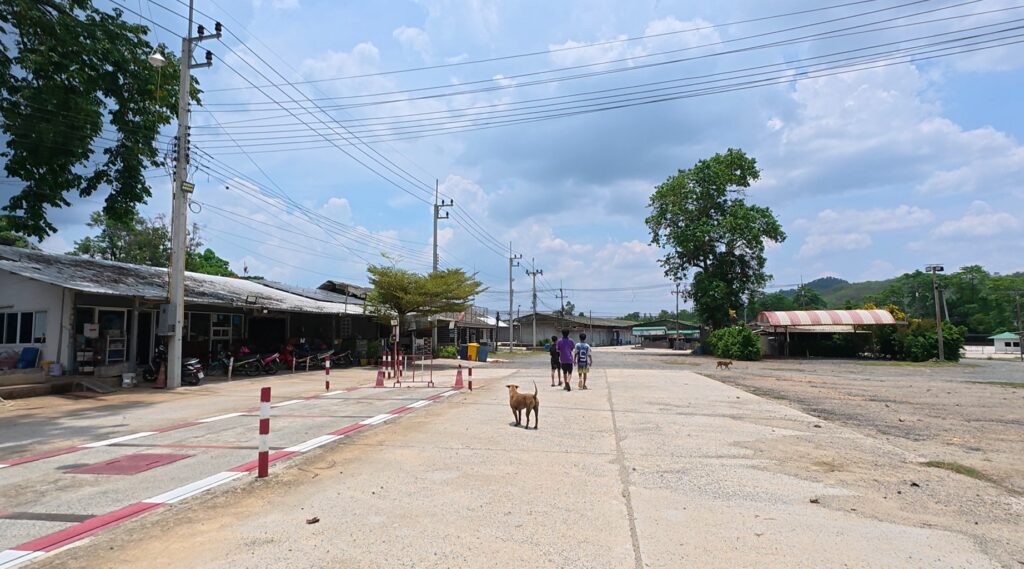 Closed entrance at Ban Pakkad Border Checkpoint near Cambodia