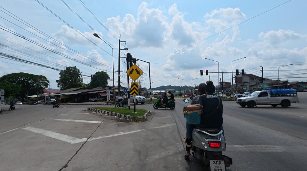 Open highway from Rayong toward Ban Pakkad Border Checkpoint