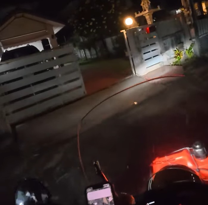 Honda Cub returning to familiar roads near home at night